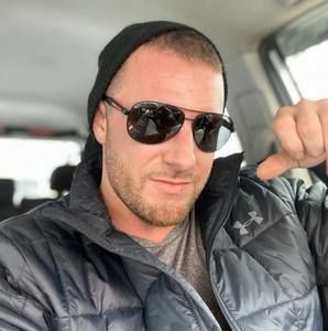 Meet your Posher, Demry